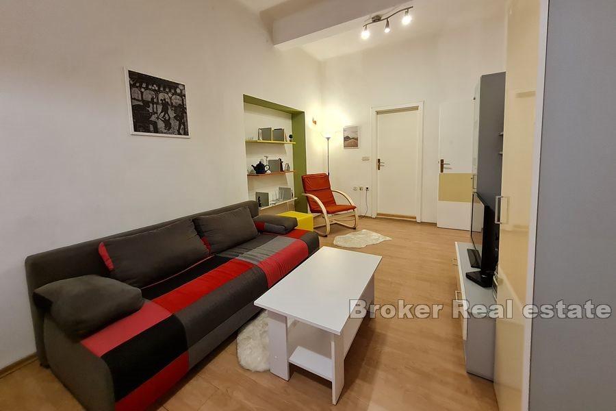 Bačvice, lägenhet med ett sovrum i gammaldags byggnad