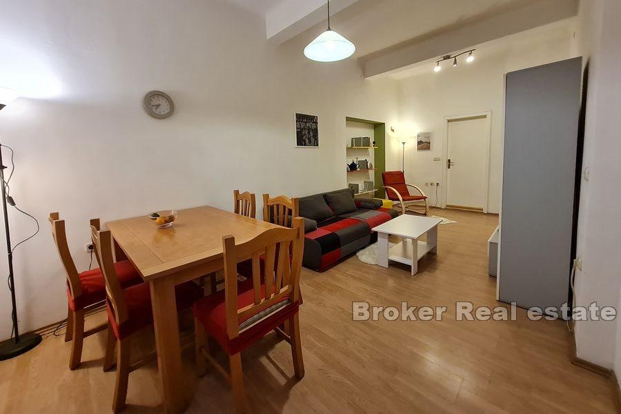 Bačvice, lägenhet med ett sovrum i gammaldags byggnad