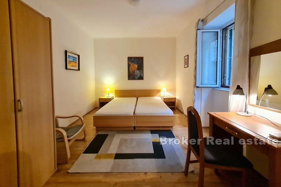 Bačvice, lägenhet med ett sovrum i gammaldags byggnad