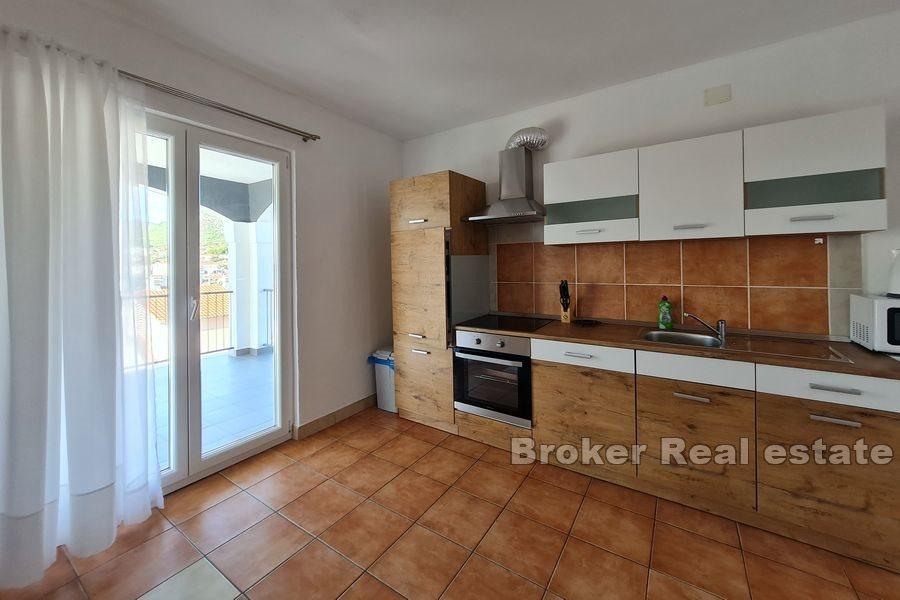 Decorated spacious house overlooking the sea