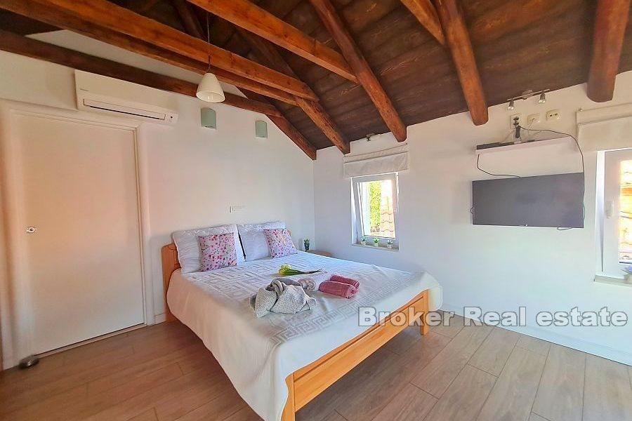 Современная квартира-студия, вид на море