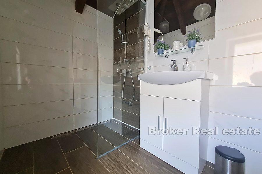 Современная квартира-студия, вид на море