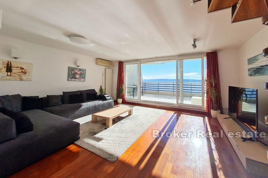 Žnjan, dvoetažan penthouse prvi red do mora