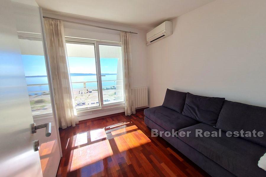 Žnjan, duplex penthouse first row to the sea