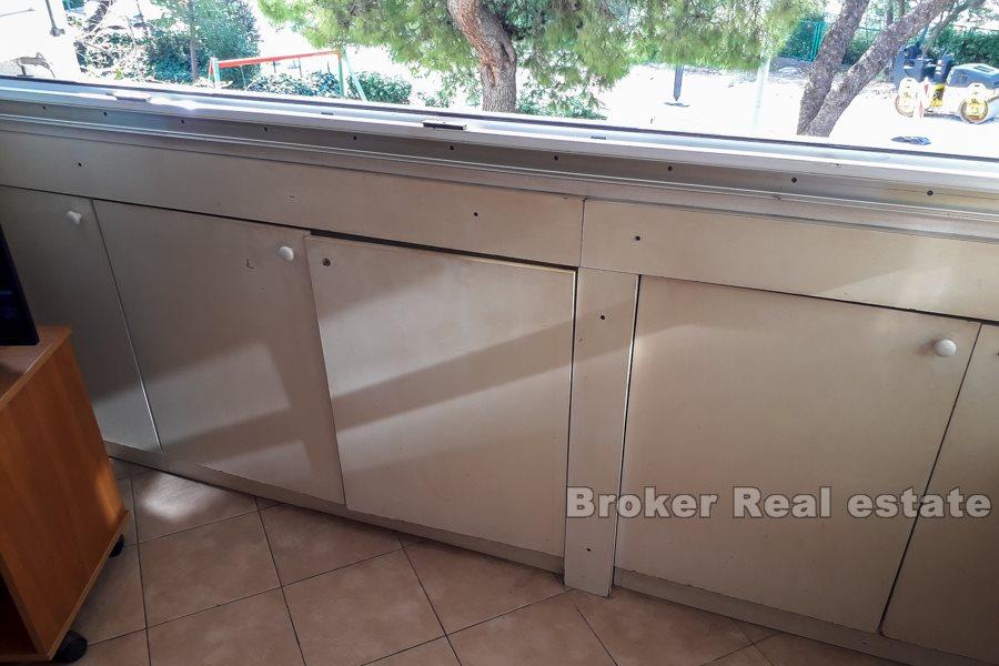 Comfortable four bedroom apartment in Trstenik
