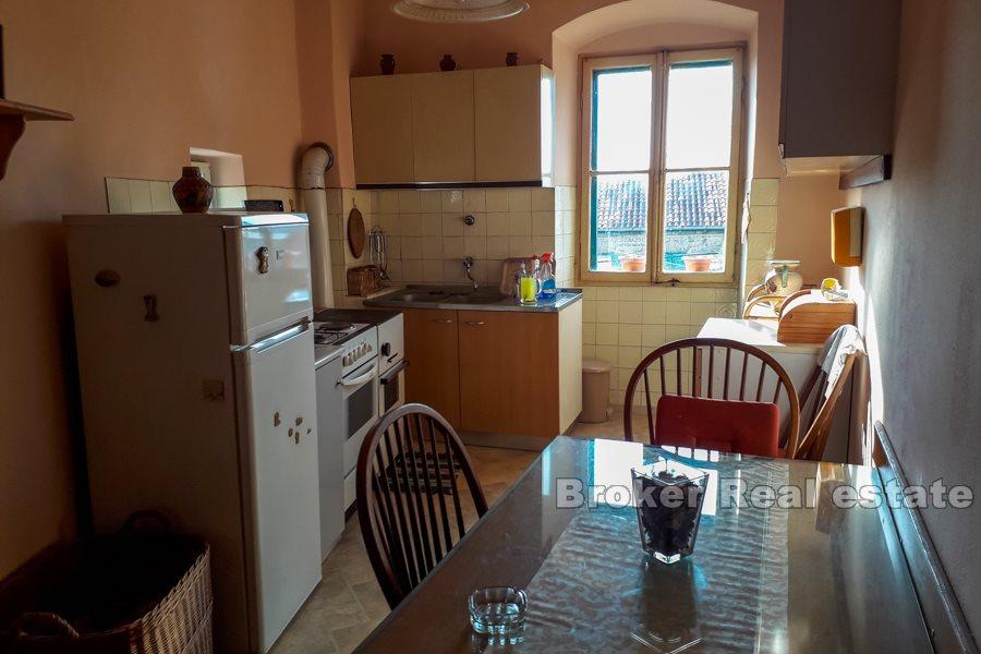 Zentrum, 3-Zimmer-Wohnung mit Terrasse
