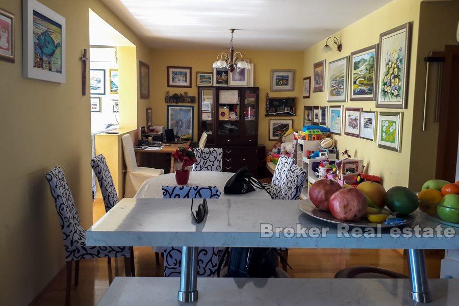 Sucidar, comfortable two bedroom apartment with loggia