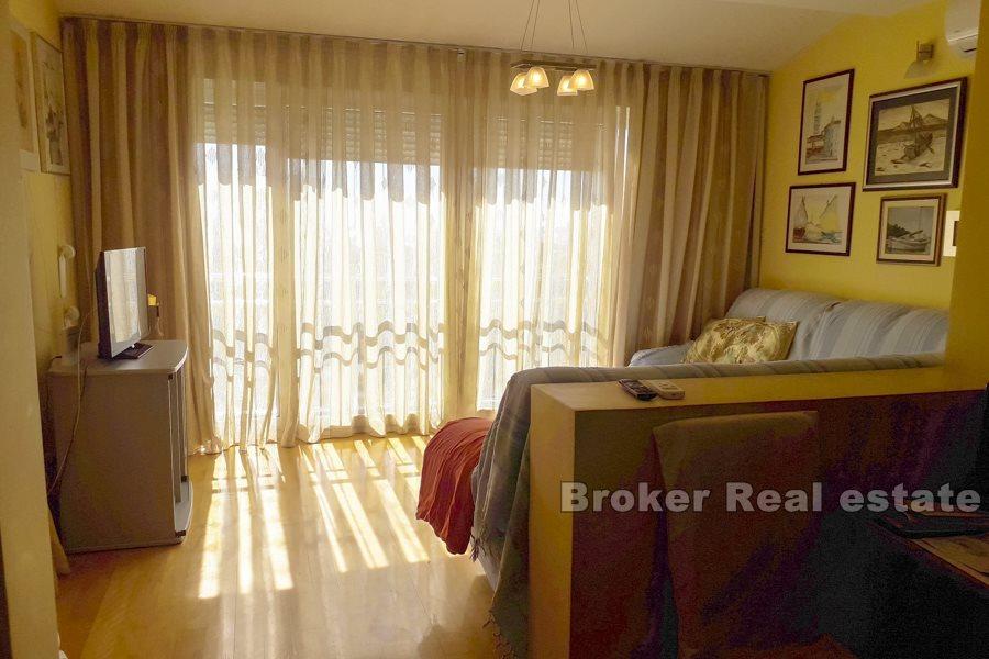 Sucidar, comfortable two bedroom apartment with loggia