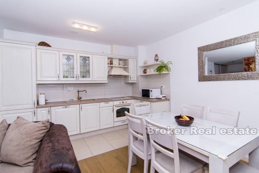 Znjan, Apartment mit zwei Schlafzimmern und Terrasse