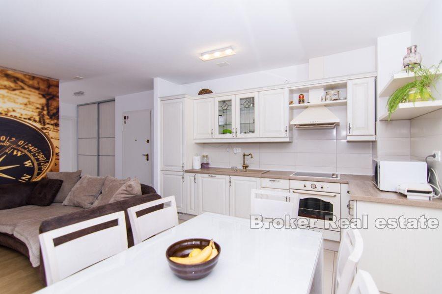 Znjan, two bedroom apartment with terrace