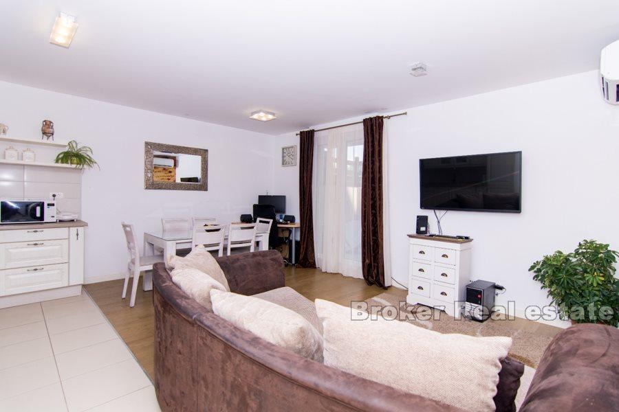 Znjan, two bedroom apartment with terrace