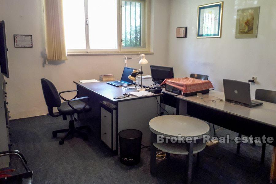 Gripe, comfortable two bedroom apartment