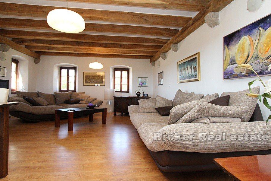 Estate with two houses and a pool