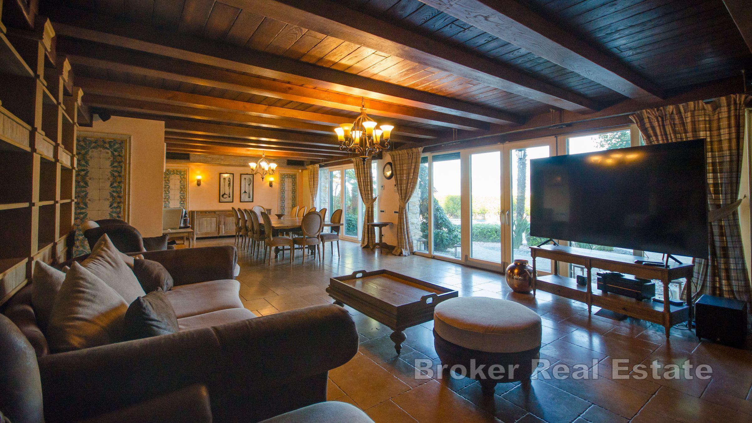 Einzigartige Villa in erster Reihe zum Meer