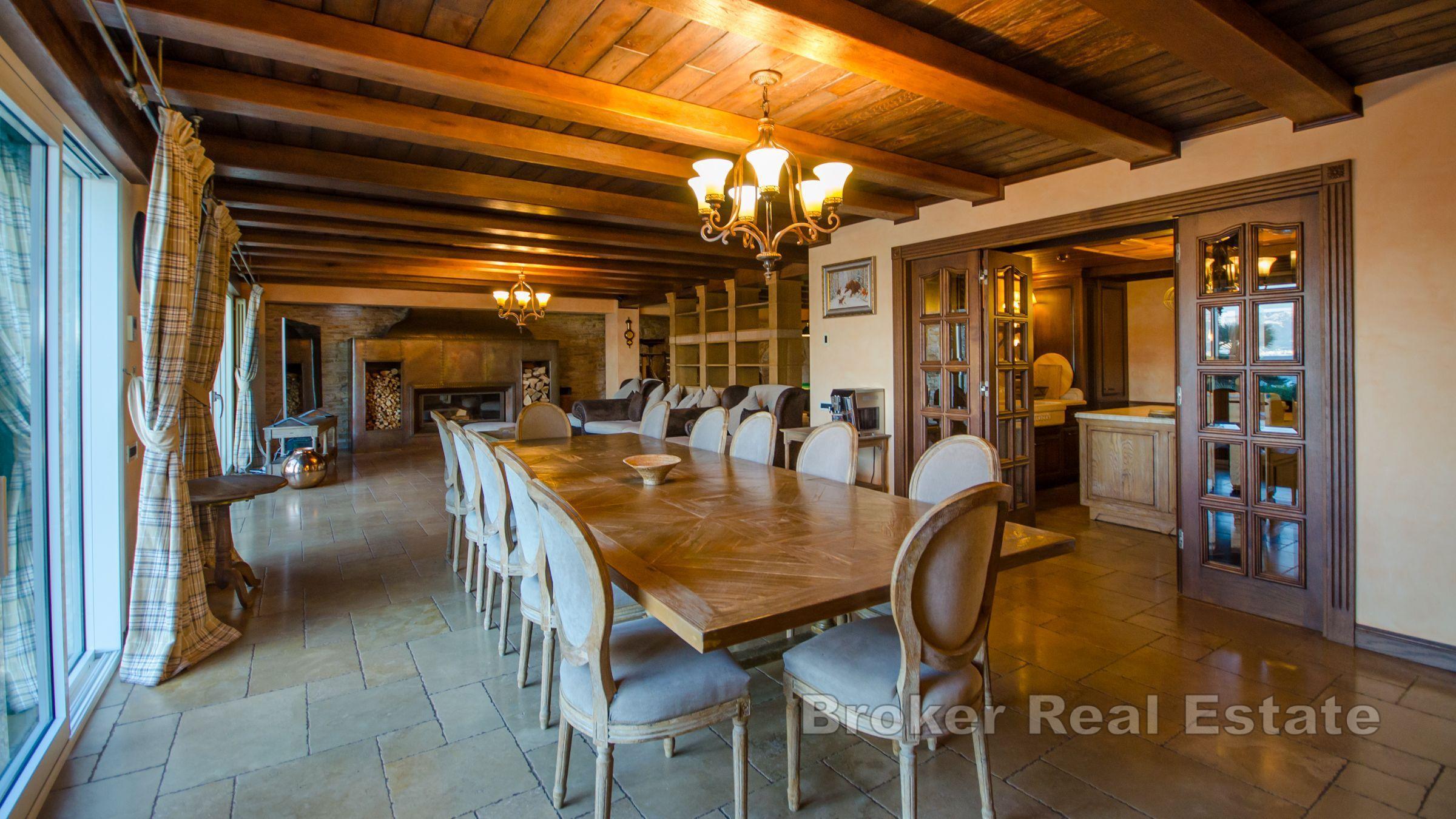 Einzigartige Villa in erster Reihe zum Meer