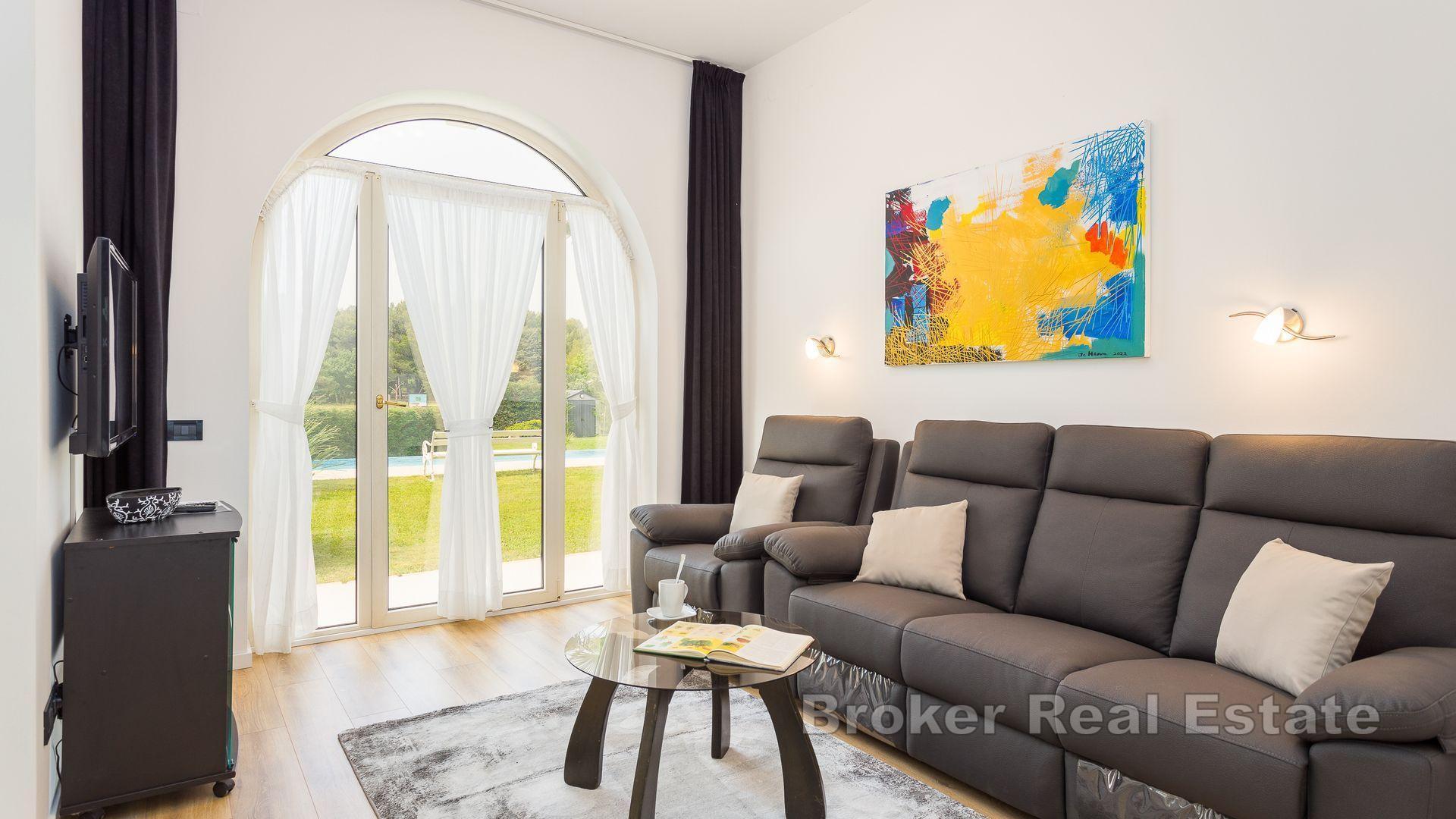 Apartmenthaus in erster Reihe zum Meer