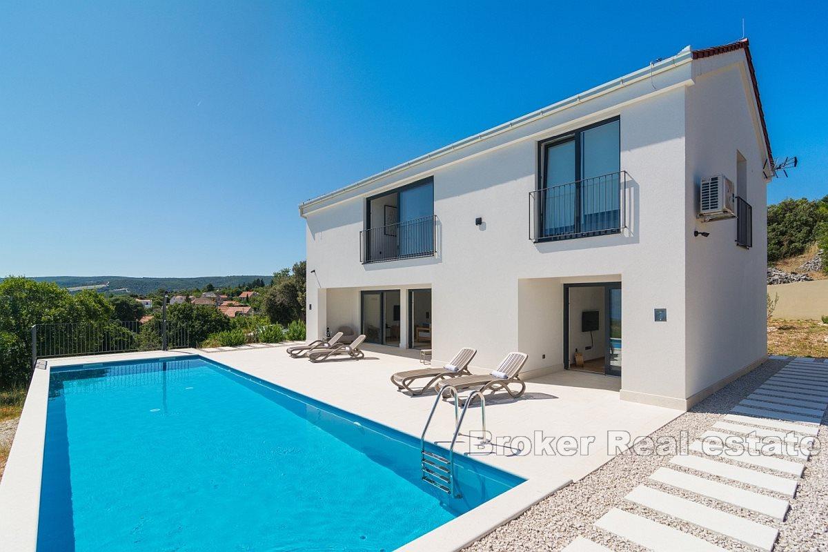 Modernes Haus mit Meerblick