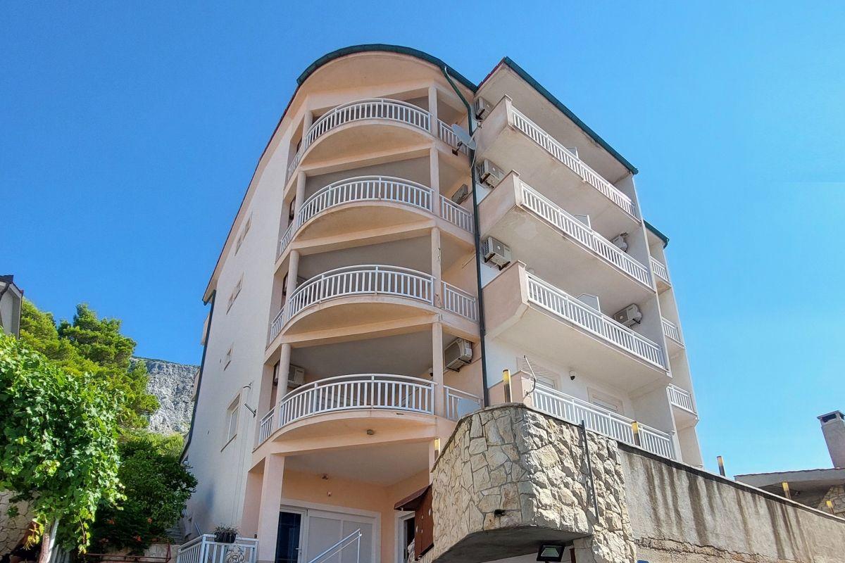 01-2026-110-Omis-Hotel-with-sea-view-for-sale