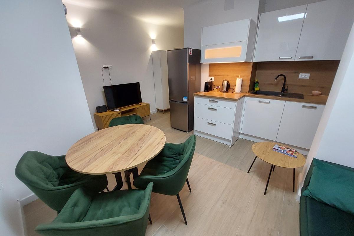 001-2026-113-Manus-Renovated-two-bedroom-apartment-for-rent