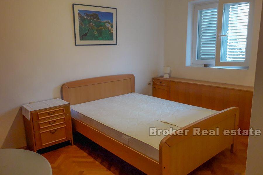 Wygodny apartament z dwiema sypialniami i tarasem, Visoka