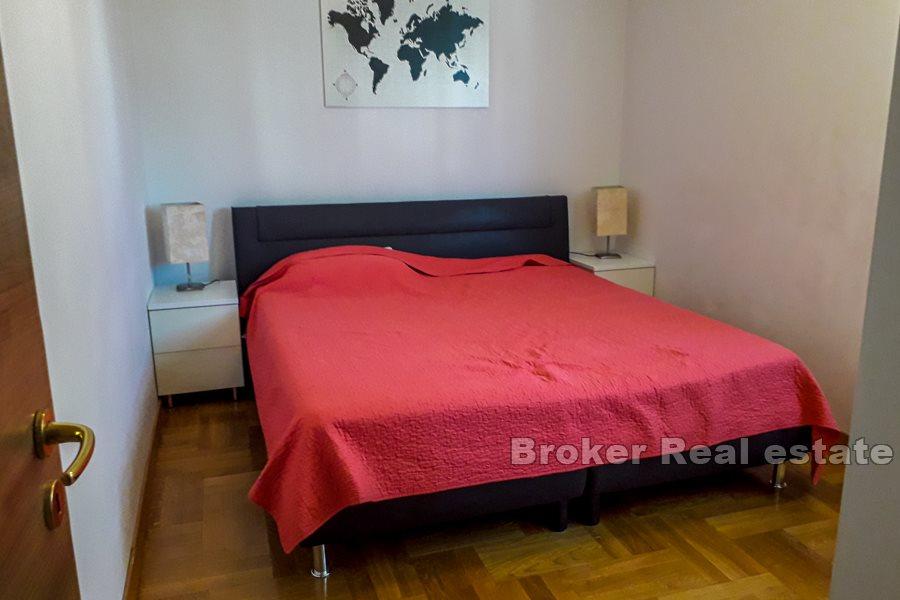 Confortevole appartamento con tre camere da letto, Znjan