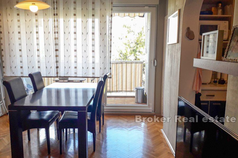 Comfortable 2-bedroom apartment with loggia, Plokite