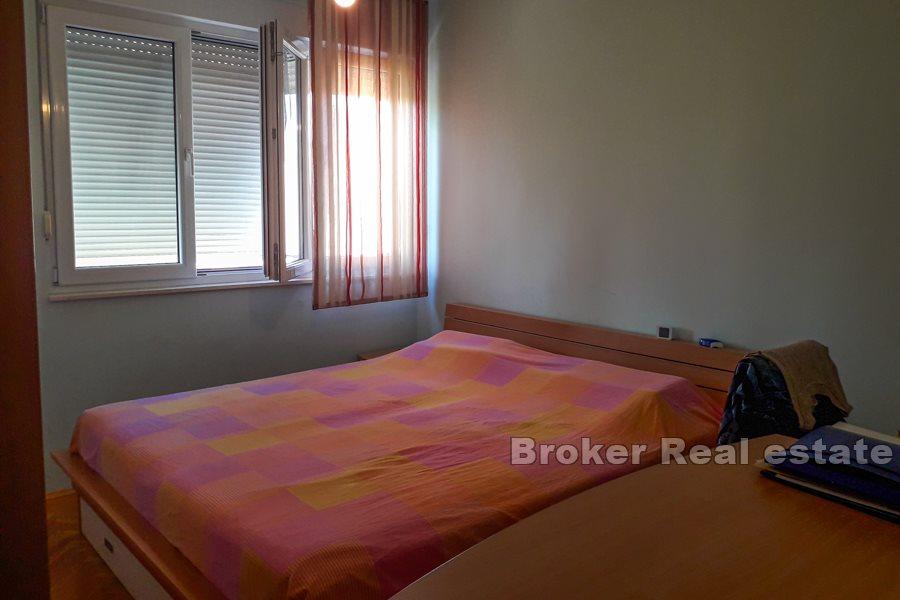 Comfortable 2-bedroom apartment with loggia, Plokite
