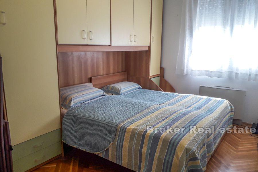 Appartamento di tre stanze con terrazzo, Znjan