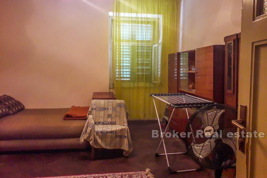 Komfortable Wohnung mit drei Schlafzimmern, Pojisan