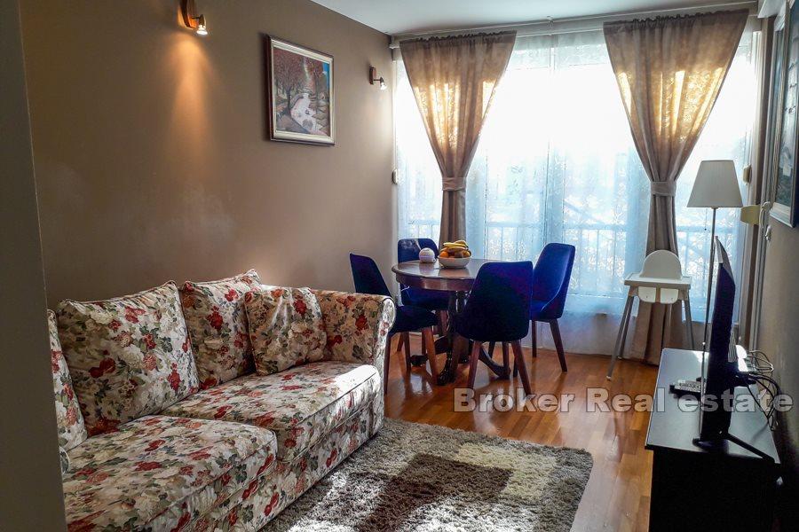 Komplett renovierte Wohnung mit zwei Schlafzimmern, Sucidar