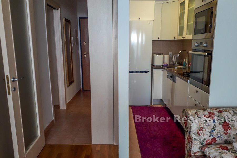 Komplett renovierte Wohnung mit zwei Schlafzimmern, Sucidar