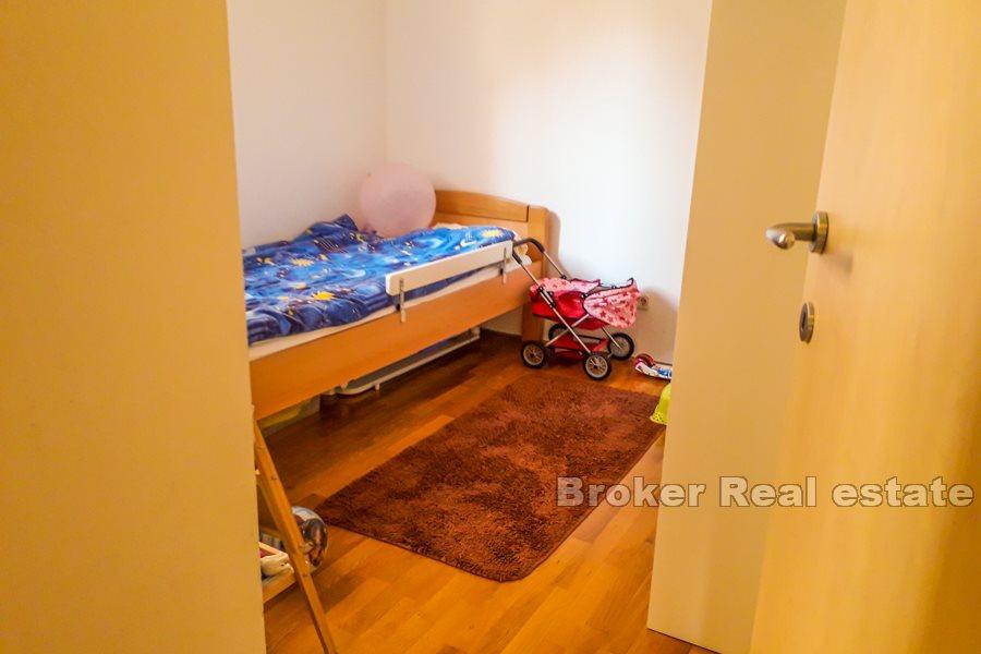 Komplett renovierte Wohnung mit zwei Schlafzimmern, Sucidar