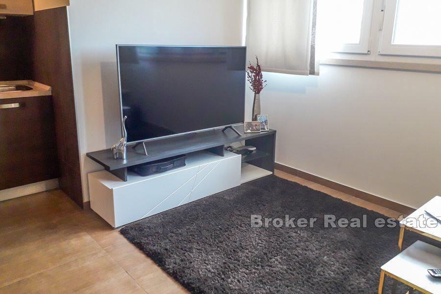 Appartamento con due camere da letto recentemente ristrutturato con loggia, Split 3