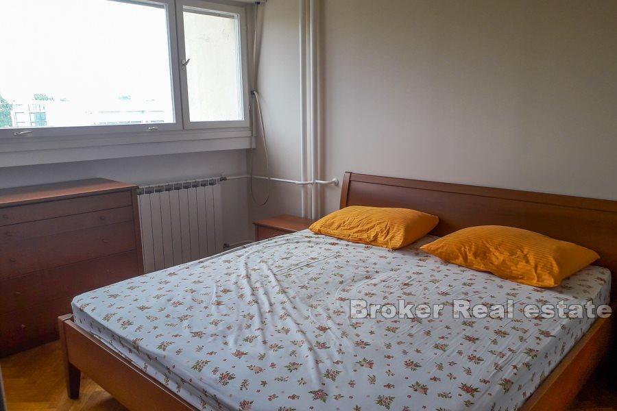 Appartamento con due camere da letto recentemente ristrutturato con loggia, Split 3