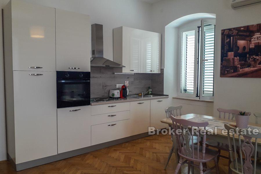 Renoviran trosoban stan, Centar