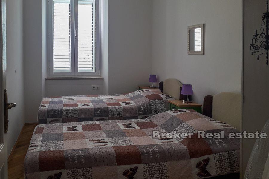 Renoviran trosoban stan, Centar