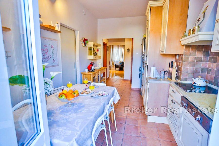 Three bedroom apartment with a loggia, Manus