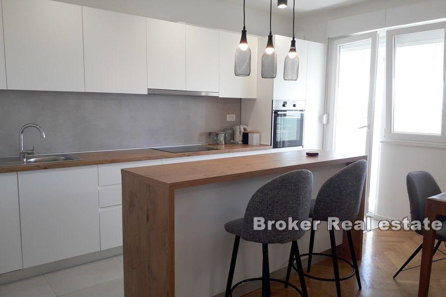 Nyrenoverad lägenhet med havsutsikt, Gripe