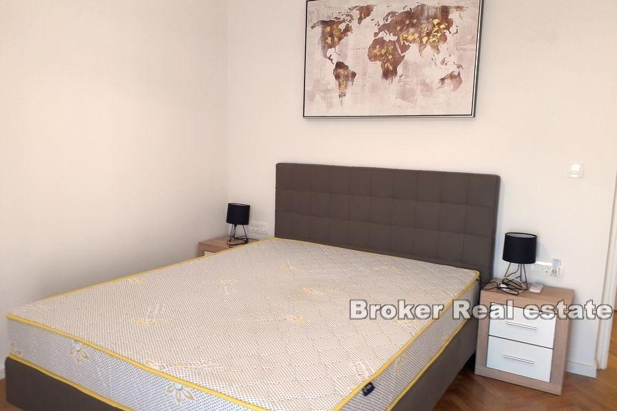 Nowo wyremontowany apartament z widokiem na morze, Gripe