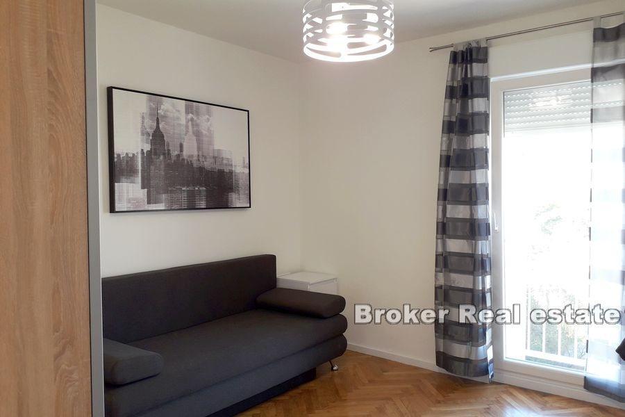 Nowo wyremontowany apartament z widokiem na morze, Gripe