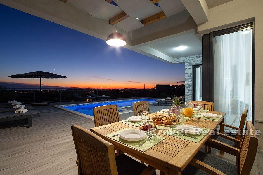 Luxury villa with sea view