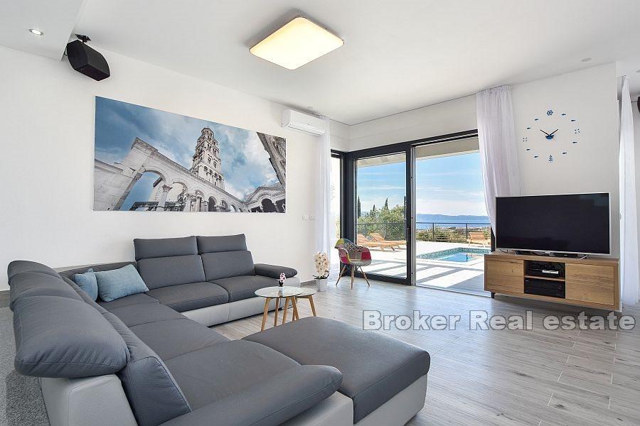 Luxury villa with sea view
