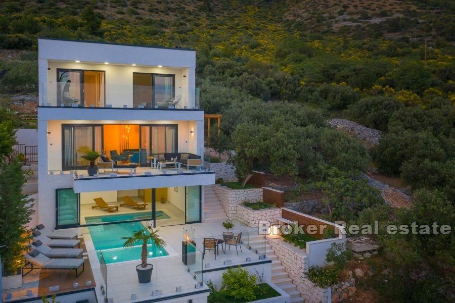 Unique luxury villa with sea view