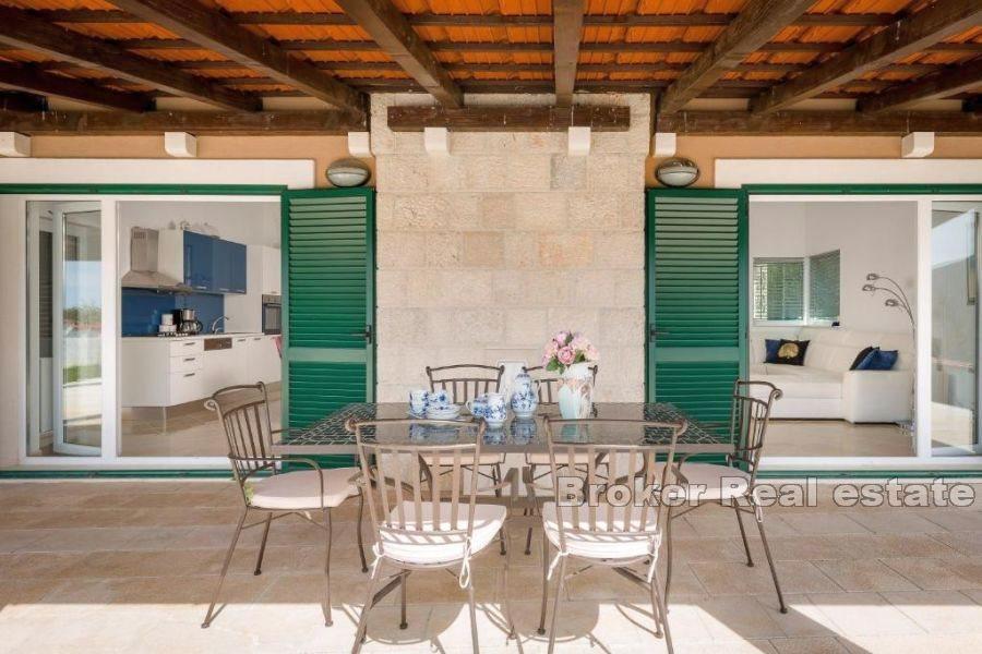 Modernes Haus mit Pool in der Nähe von Split