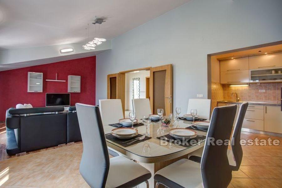 Apartmenthaus in der Nähe des Meeres