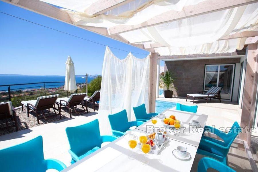 Villa moderna con vista mozzafiato