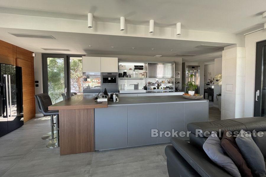 Luksuzna vila, prvi red do mora