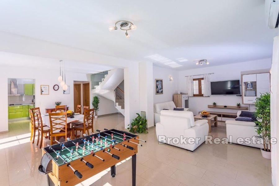 House with pool in a secluded location