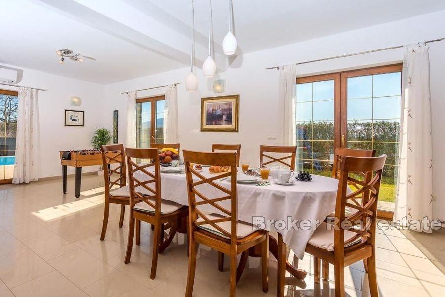 House with pool in a secluded location