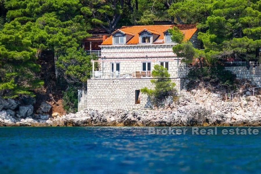 Unique property, first row to the sea